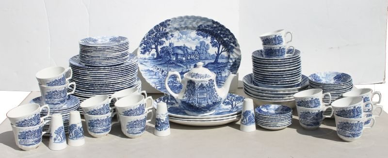 huge set (approx 122 pcs) Royal Essex Ironstone "Shakes: huge set (approx 122 pcs) Royal Essex Ironstone "Shakespeare Country" pattern blue & white china service - Monson, MA