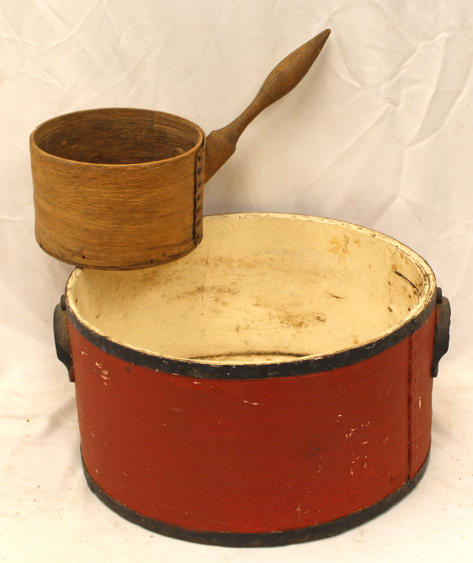 Lot of 2 antique measures incl large in red paint together with a handled example in natural surface: Lot of 2 antique measures incl large in red paint together with a handled example in natural surface - 7 1/2" tall x 14 1/2" diam & 8 1/2" tall x 7 1/2" diam
