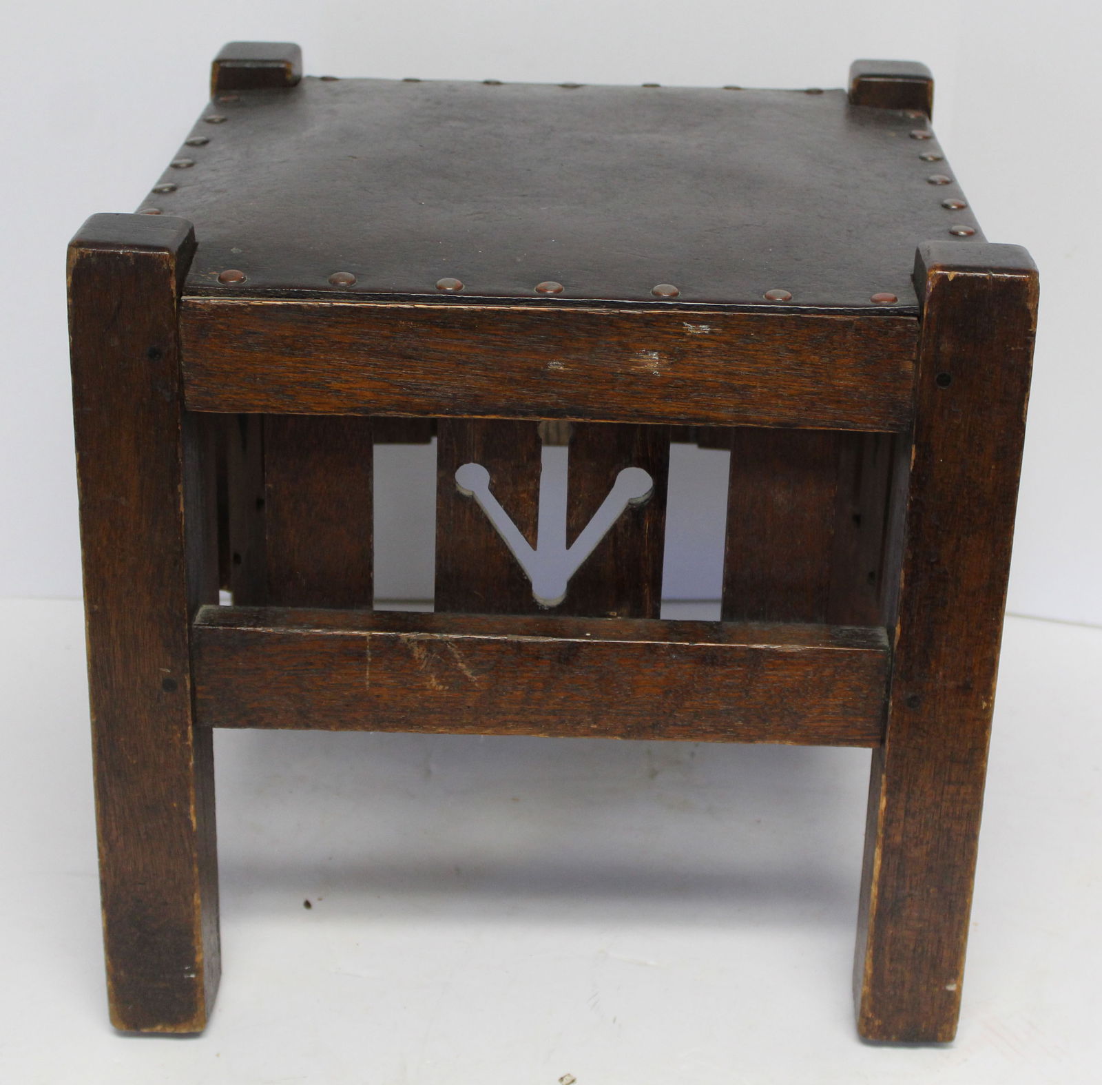 Vintage Mission Oak stool w leather upholstered top - 15" tall x15 1/2"x 15 1/2" (1 of 6)