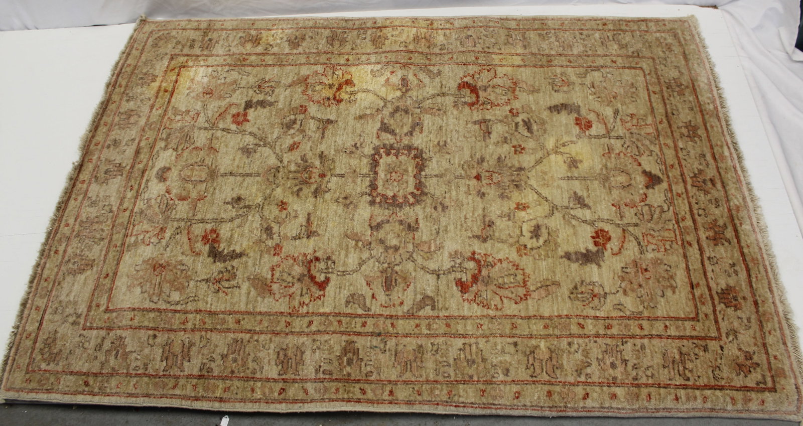 Vintage Oriental area rug 4'1"x5'10": Vintage Oriental area rug 4'1"x5'10"