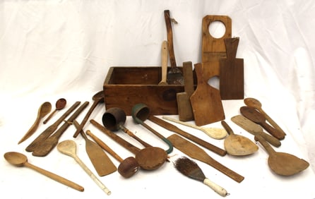 Large lot of antique treen incl paddles, scoops etc