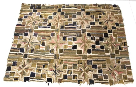Antique hooked rug in geometric pattern - 50"x38"