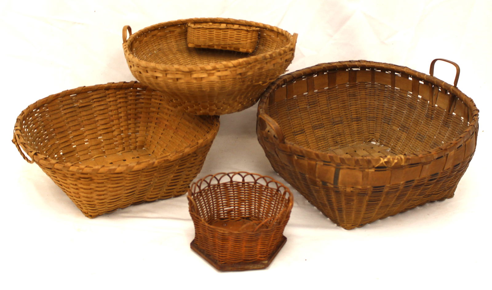 Lot of 4 baskets - incl 2 Native American - 3 1/2"x5" - 5"x13" (1 of 5)