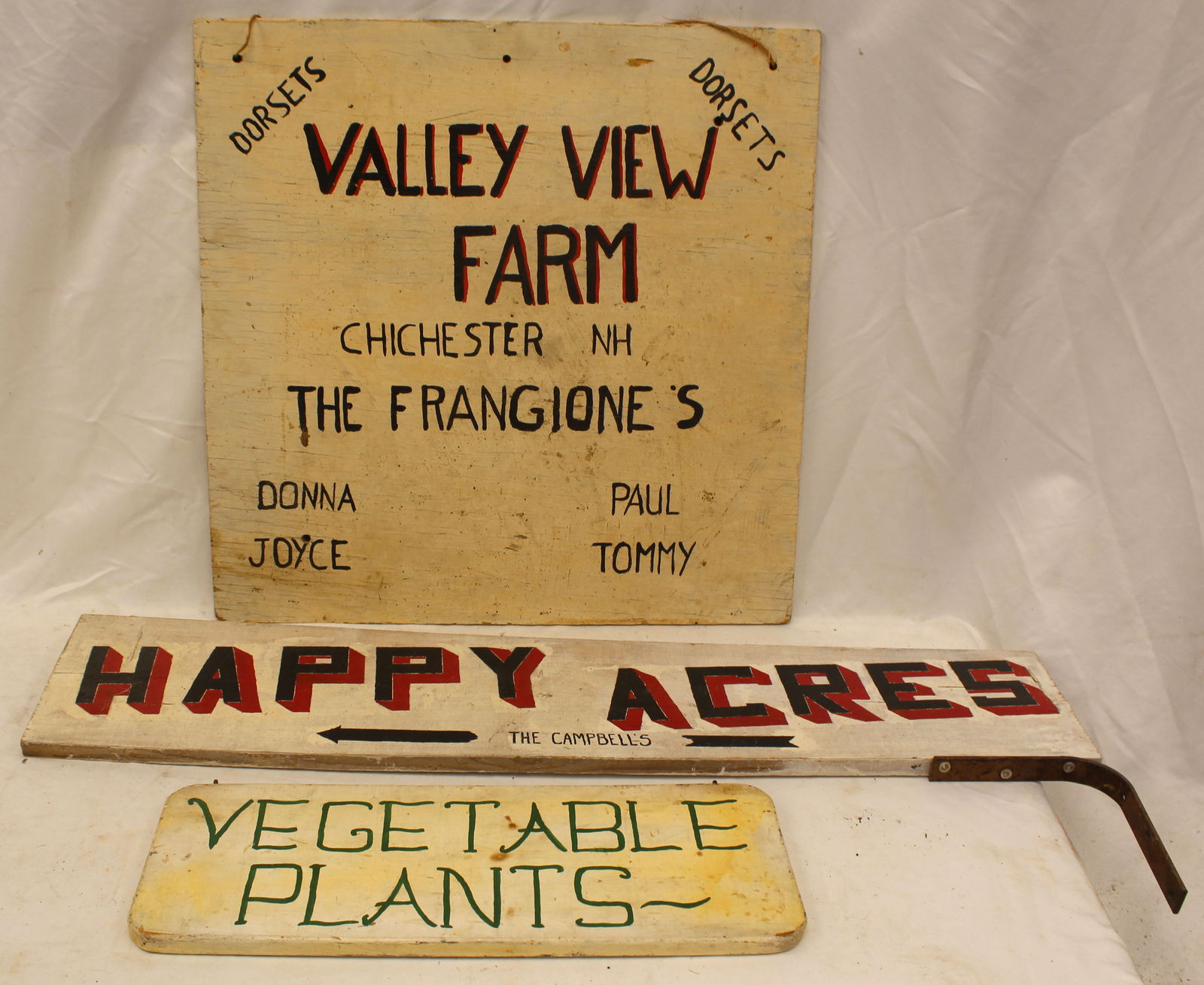 Lot of 3 wooden painted vintage signs - "Happy Acres"; "Valley View Farms" & "Plants Vegetables" - (1 of 9)