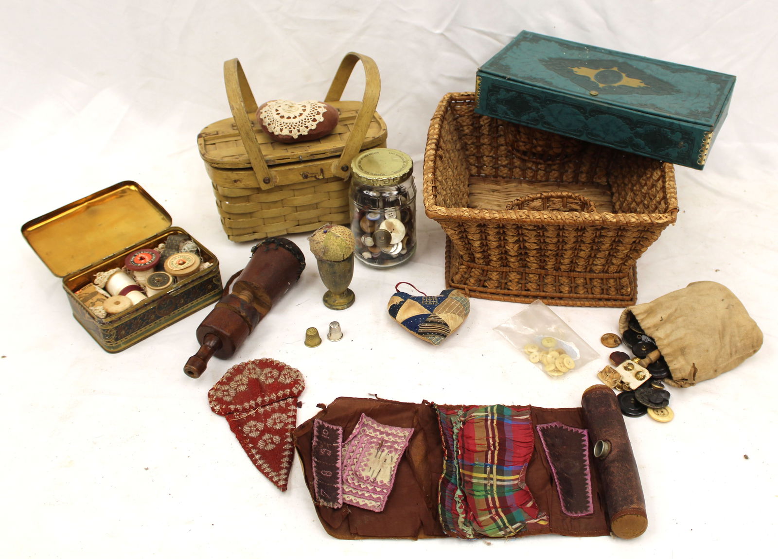 Antique/vintage sewing lot incl buttons, needle cases, thimbles, sewing baskets, etc - largest: Antique/vintage sewing lot incl buttons, needle cases, thimbles, sewing baskets, etc - largest basket is 6" tall x 11 1/4"x11 1/4"