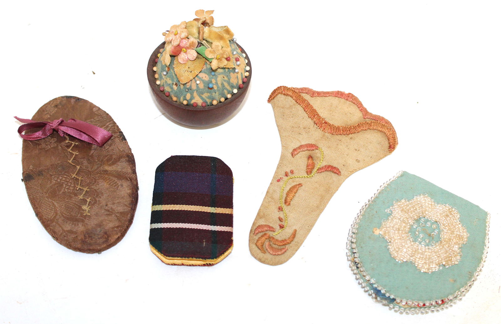 Lot of Shaker sewing items incl needle case, pin cushion, etc - 2 1/2" - 4 1/2" (1 of 10)