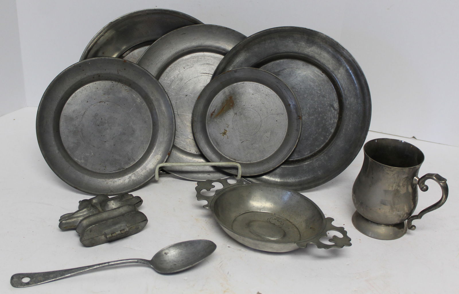 Large lot of vintage & antique pewter incl plates/chargers, cup, spoon & porringer - 4" - 11" diam (1 of 11)
