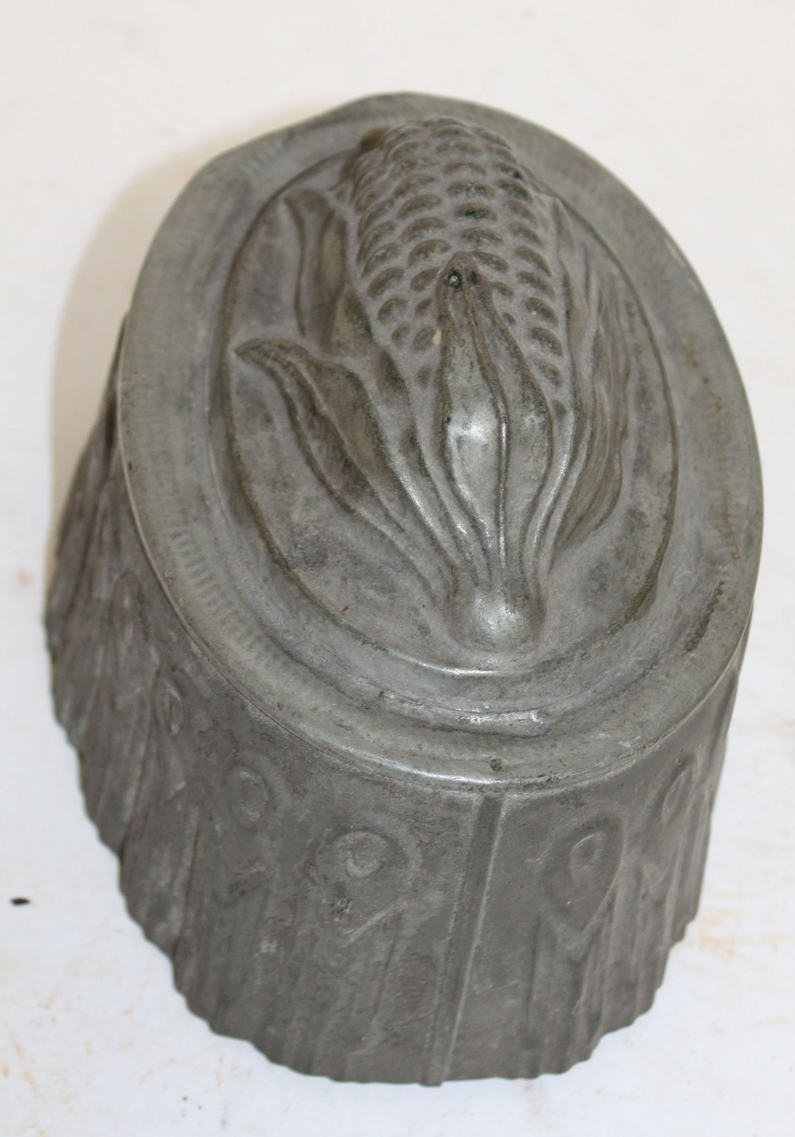 Antique tin food mold w corn motif - 5 1/2" tall x 8"x 5 1/2" (1 of 3)