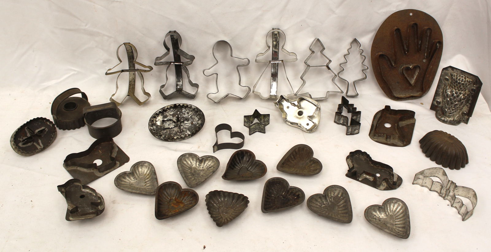 Large lot of cookie cutters & molds (1 of 10)