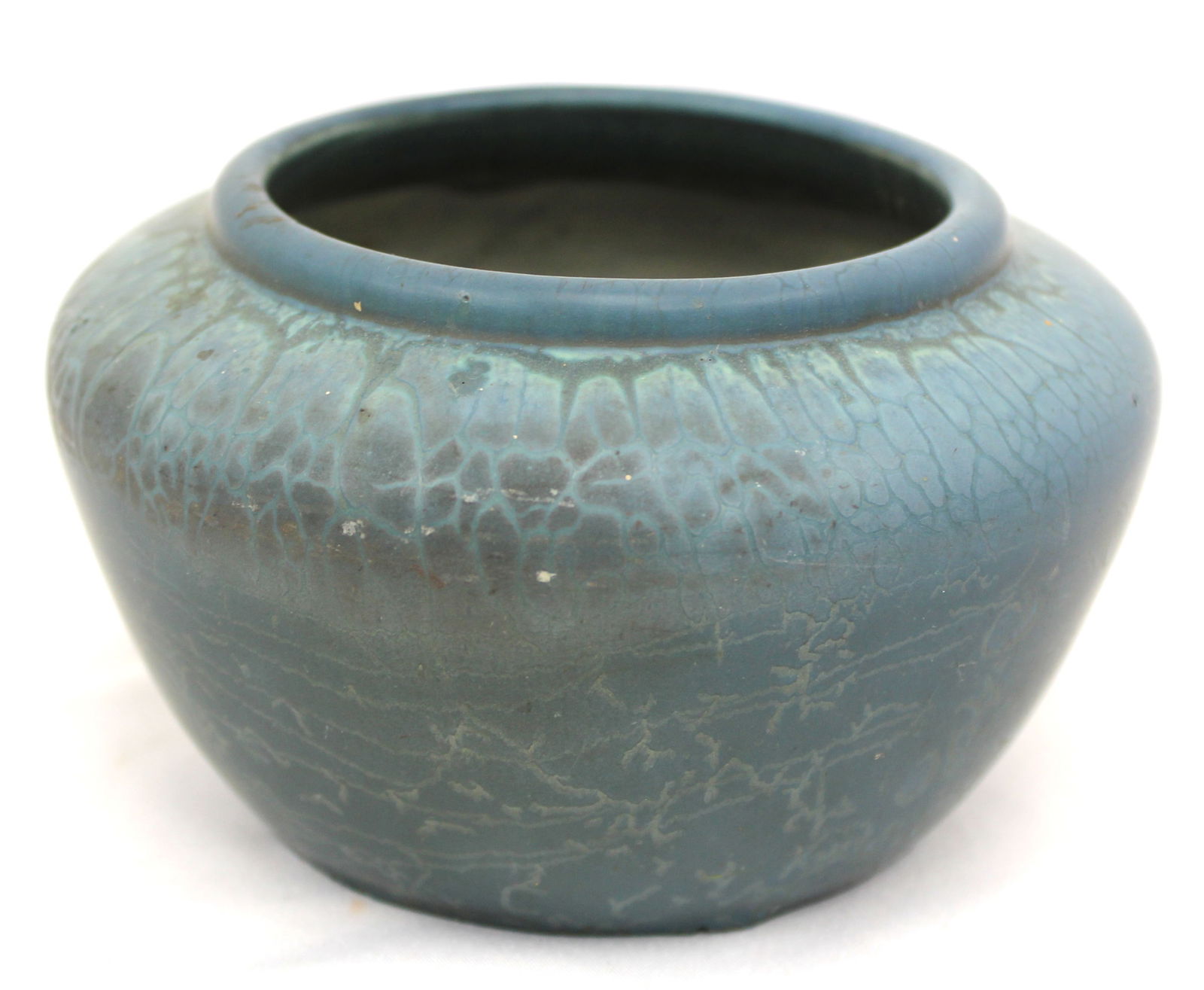 Signed Hampshire Pottery matte blue bowl - 3" tall x 5 1/2" diam: Signed Hampshire Pottery matte blue bowl - 3" tall x 5 1/2" diam