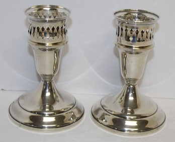 Pair of Towle weighted sterling silver candlesticks - 5" tall