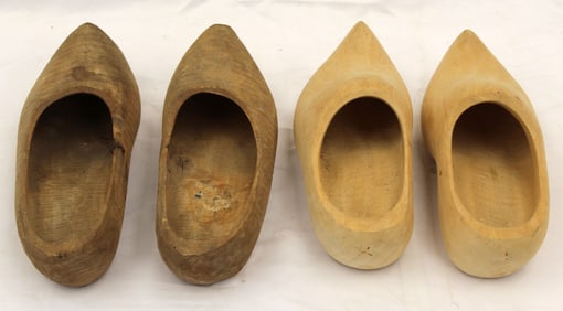 Lot of 2 pairs of wooden shoes - 12"
