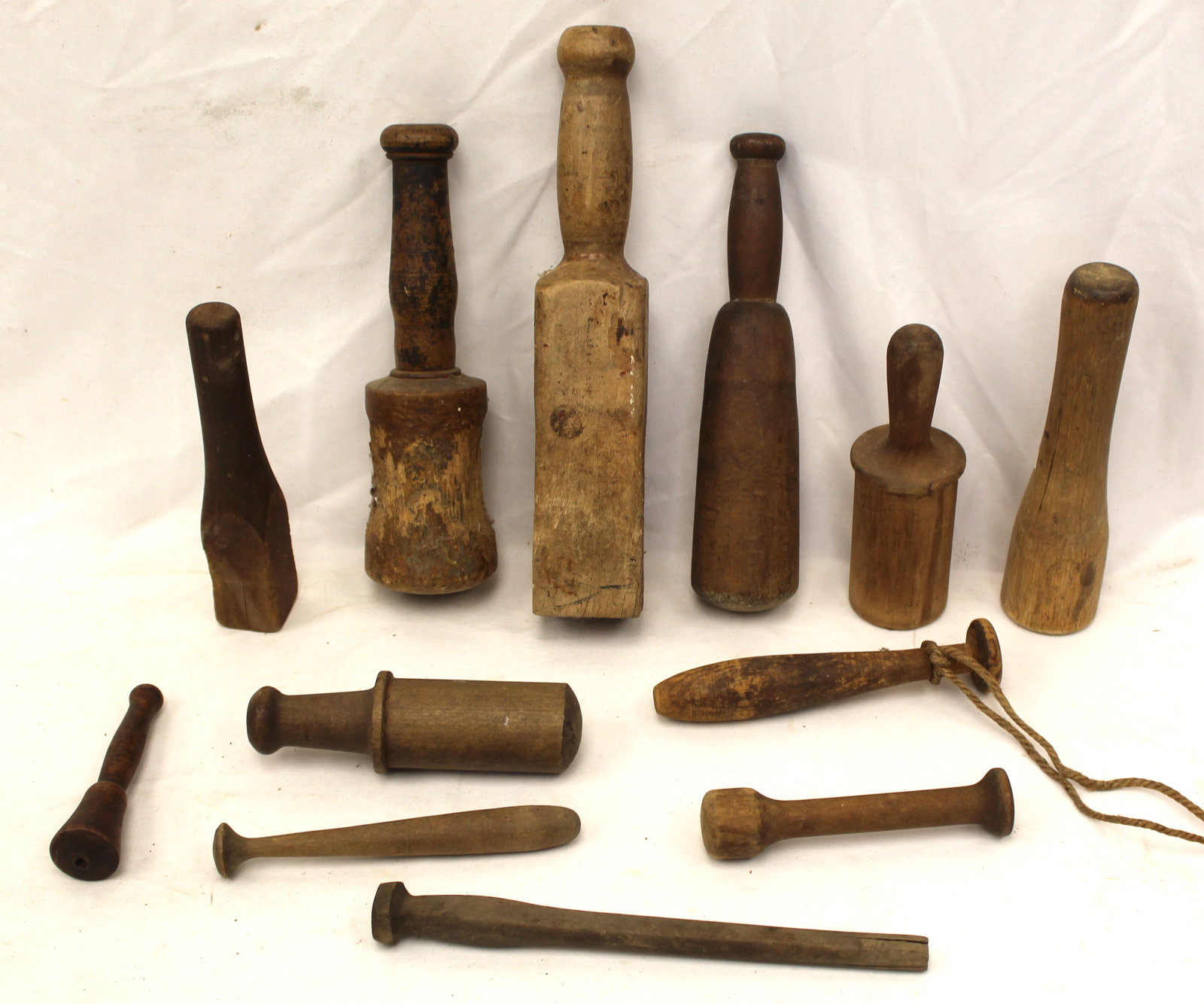 Large lot of antique wooden pestles/mashers - 5"-11": Large lot of antique wooden pestles/mashers - 5"-11"