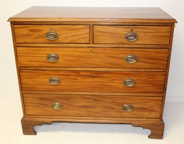 Antique Hepplewhite 2 over 3 drawer chest on French feet