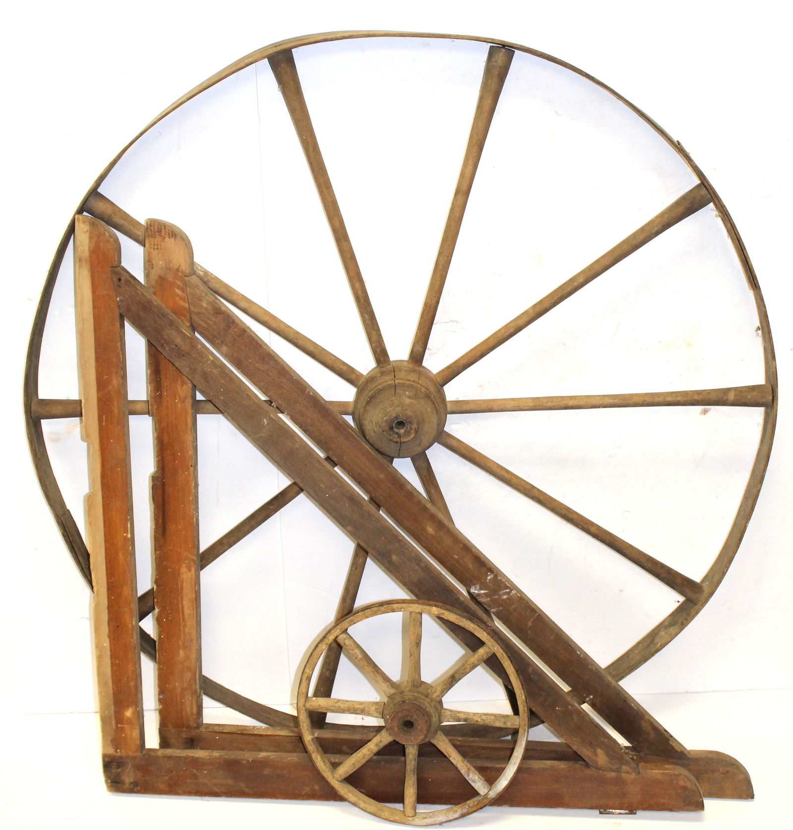 Antique wooden lot incl large wagon wheel, small wheel & 2 brackets (1 of 8)