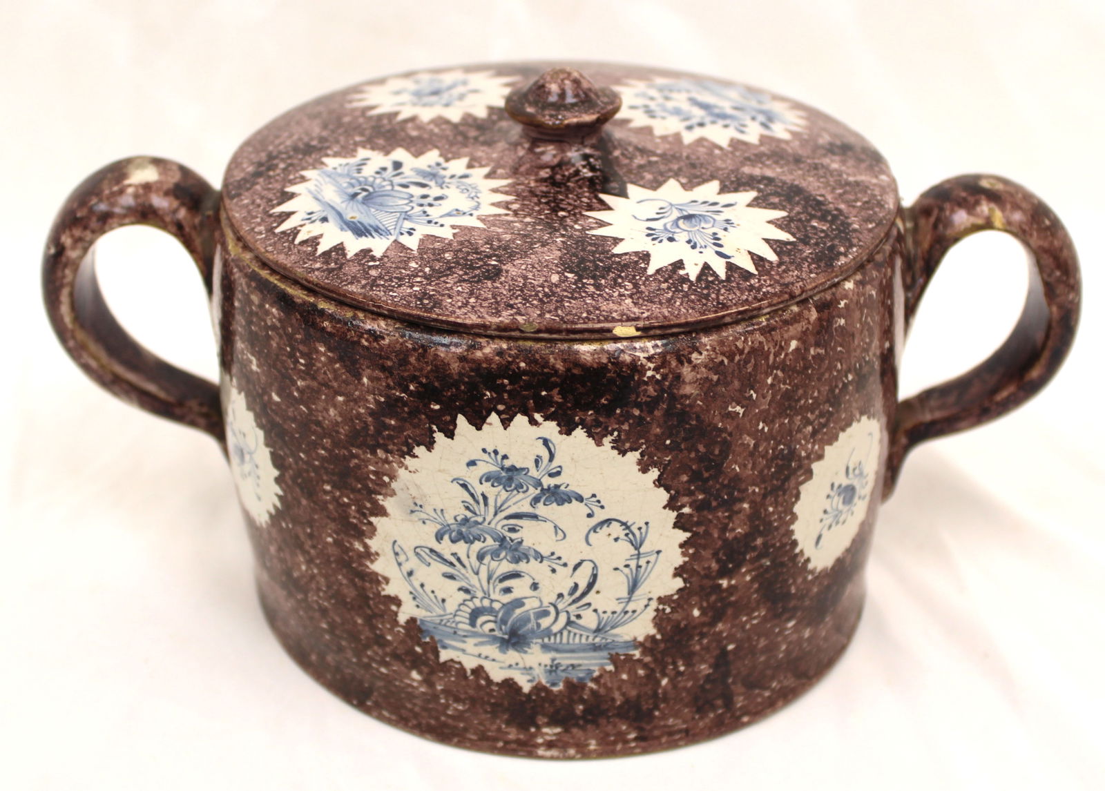 18thC Delft covered dish - 5" tall x 9" wide: 18thC Delft covered dish - 5" tall x 9" wide