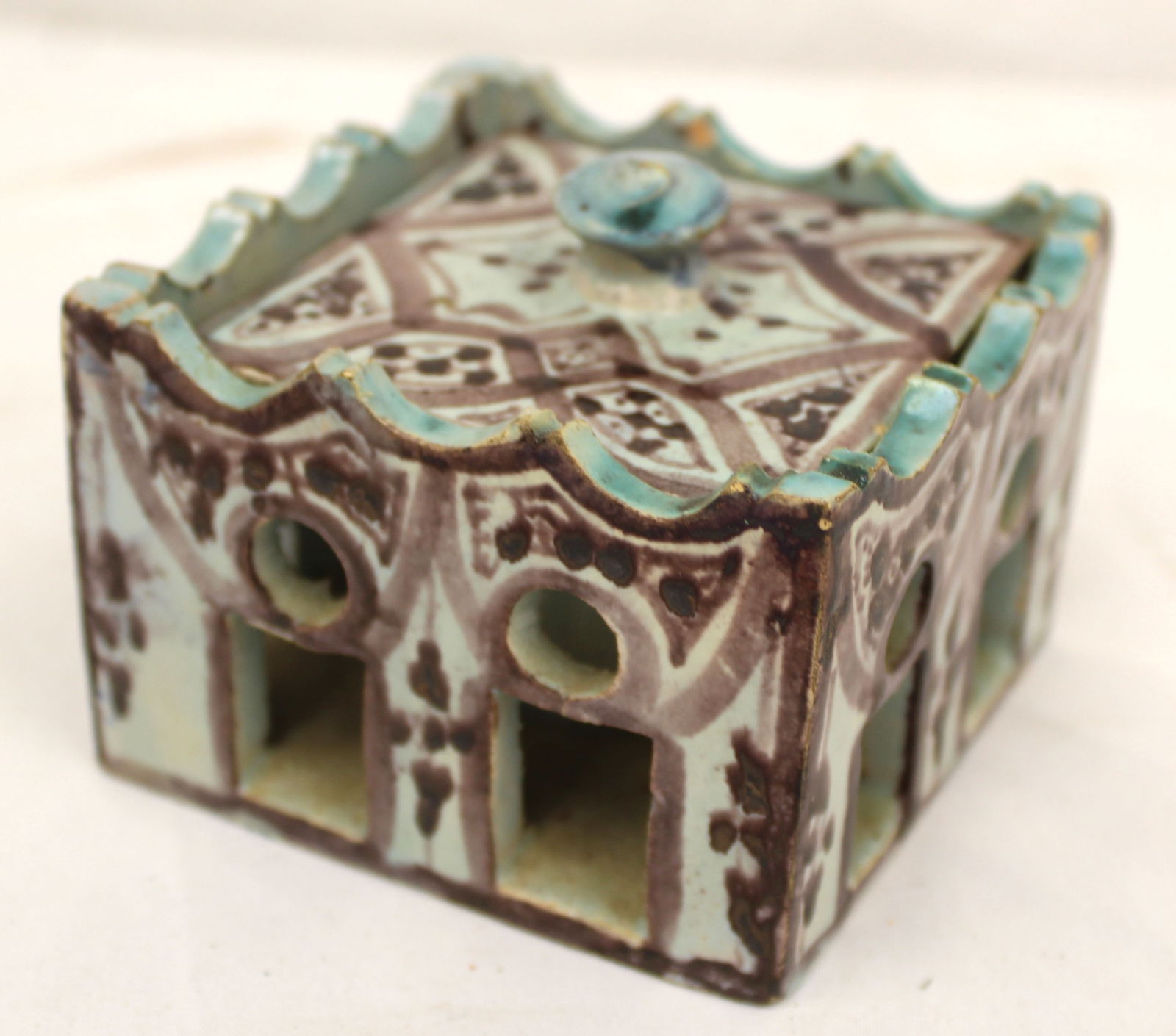 Antique Delft ink w cover - 2 1/4" tall x 3 1/4" square (1 of 6)