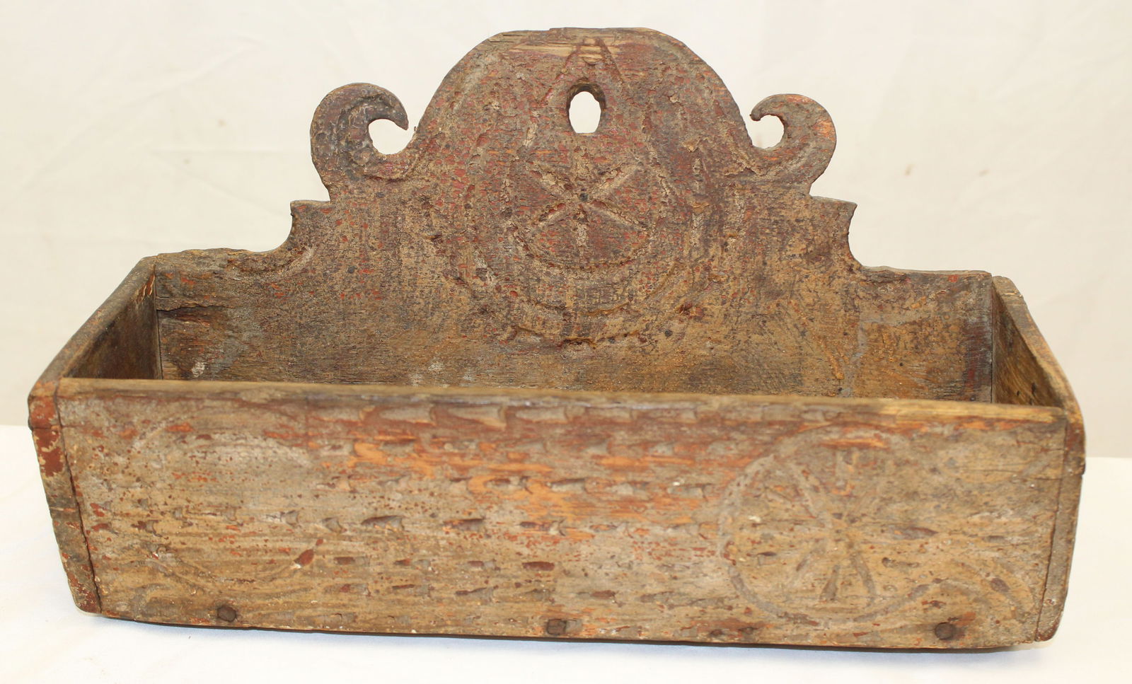 late 17th/ early 18thC heavily carved oak wall box - likely American - 7" tall x 13" wide x 5" deep: late 17th/ early 18thC heavily carved oak wall box - likely American - 7" tall x 13" wide x 5" deep