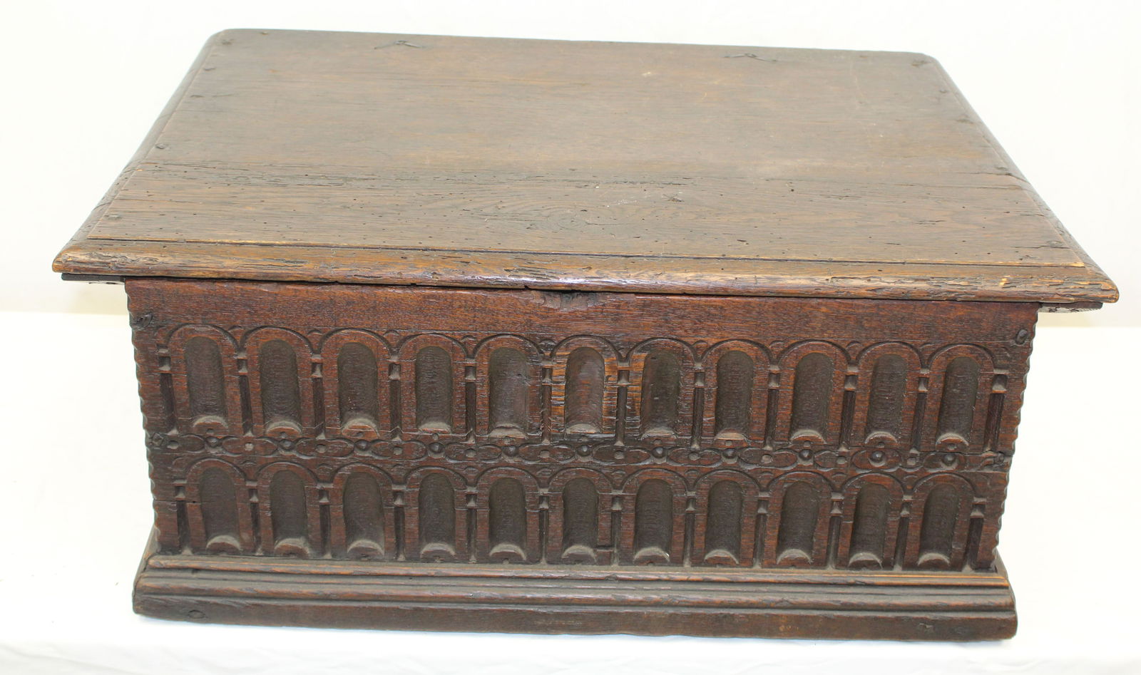 17thC carved oak bible box - 11" tall x 27"x19 1/2" (1 of 13)