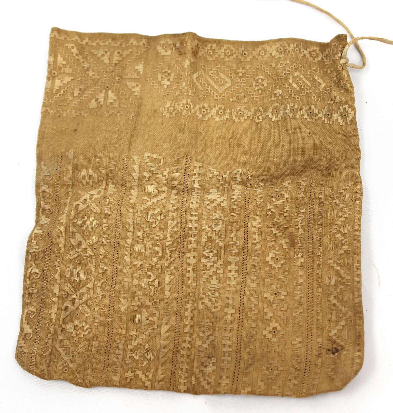 Antique embroidered linen pocket/ditty bag - 8 1/2" tall x 7 1/2" wide: Antique embroidered linen pocket/ditty bag - 8 1/2" tall x 7 1/2" wide
