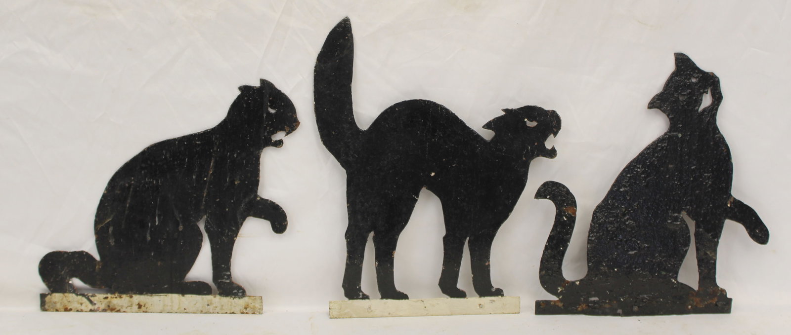 Lot of 3 folky sheet iron black cats - 15 1/2" tall x 14" wide, 17 1/2" x 13" & 14" tall x 12 1/2": Lot of 3 folky sheet iron black cats - 15 1/2" tall x 14" wide, 17 1/2" x 13" & 14" tall x 12 1/2"