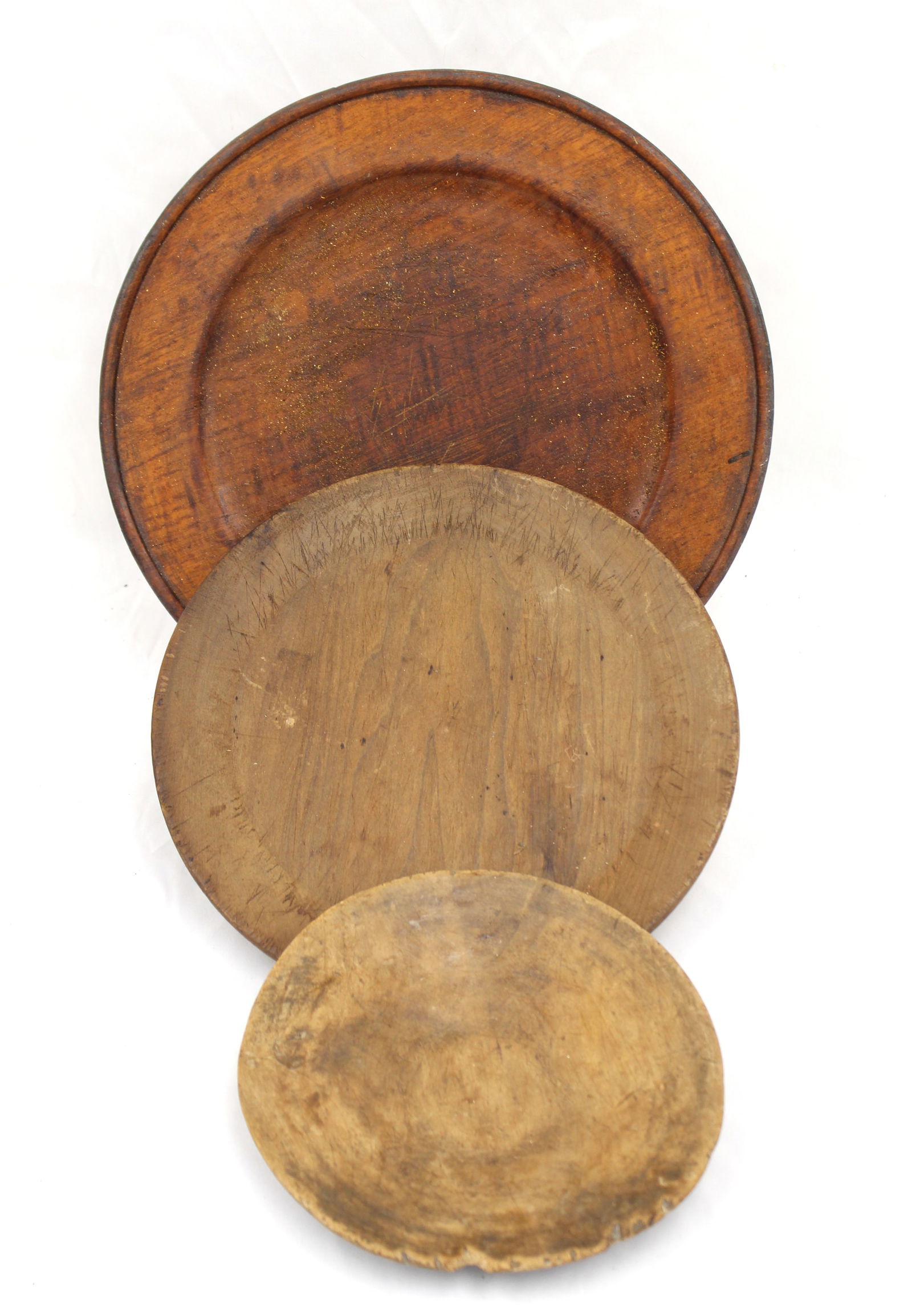 Lot of 3 antique treen plates - 7 1/2", 10" & 11 1/2": Lot of 3 antique treen plates - 7 1/2", 10" & 11 1/2"