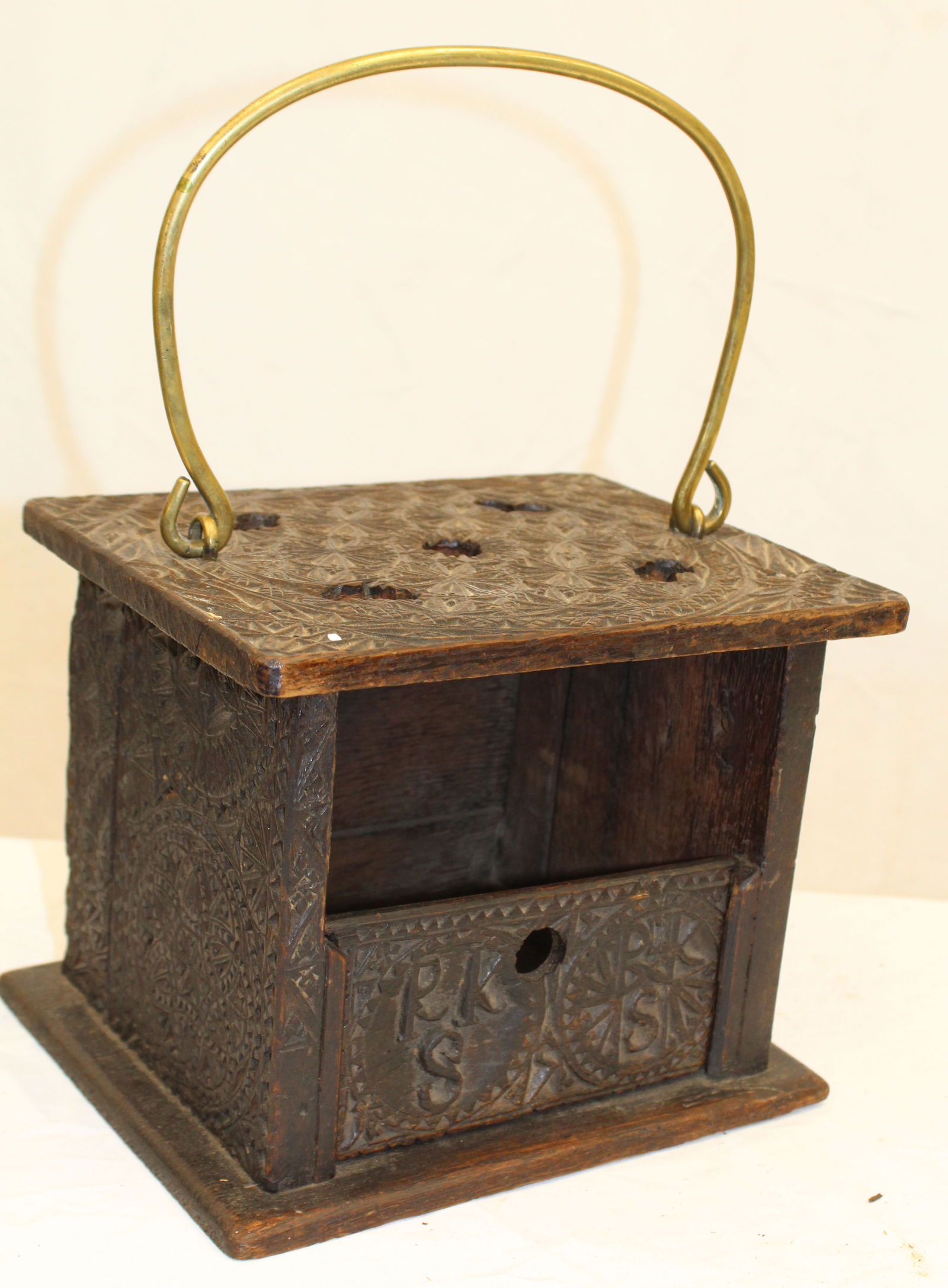 Antique carved wood foot warmer w brass bail handle - 7 1/2" tall x 9"x7": Antique carved wood foot warmer w brass bail handle - 7 1/2" tall x 9"x7"