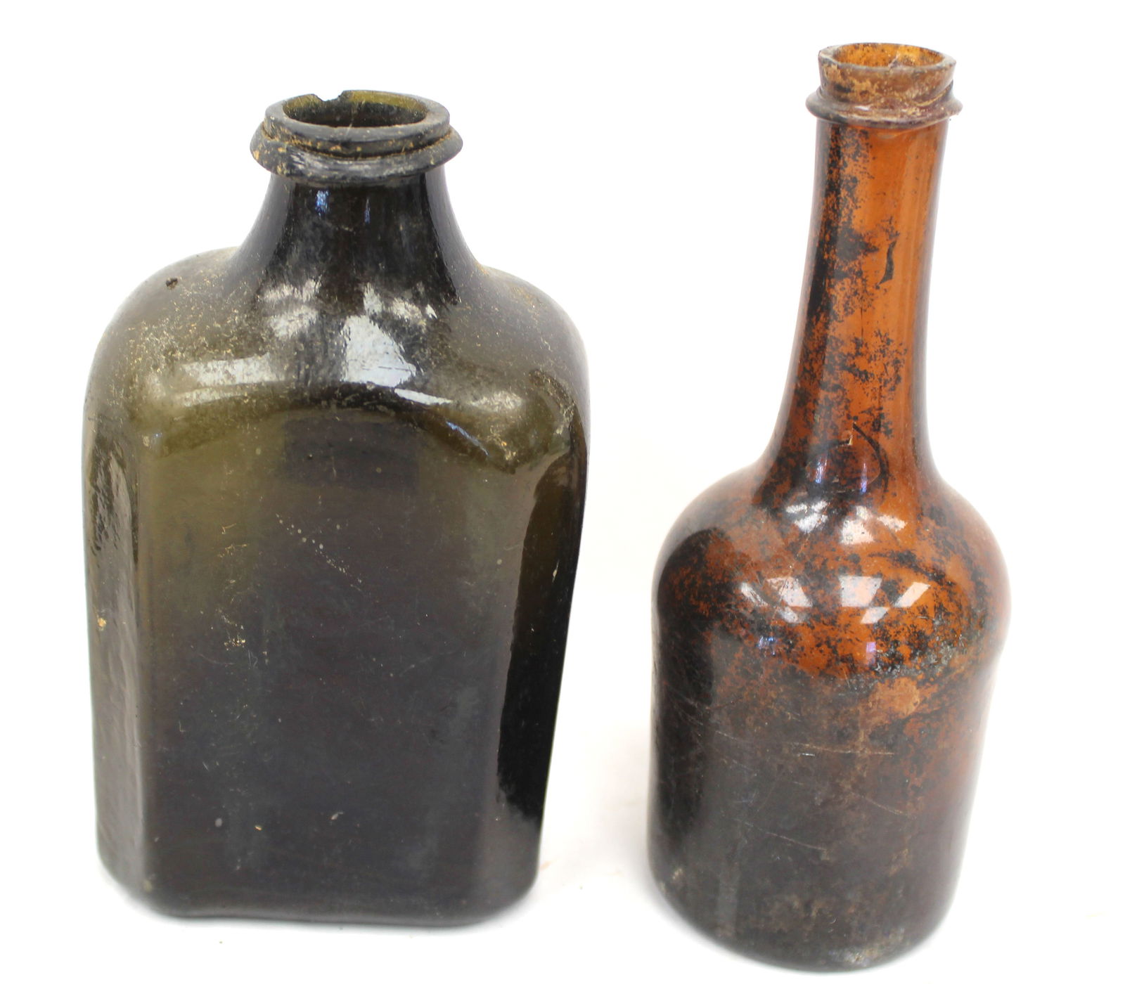 Lot of 2 early glass items incl olive green jar & amber long neck bottle - 6" & 6 3/4" tall: Lot of 2 early glass items incl olive green jar & amber long neck bottle - 6" & 6 3/4" tall