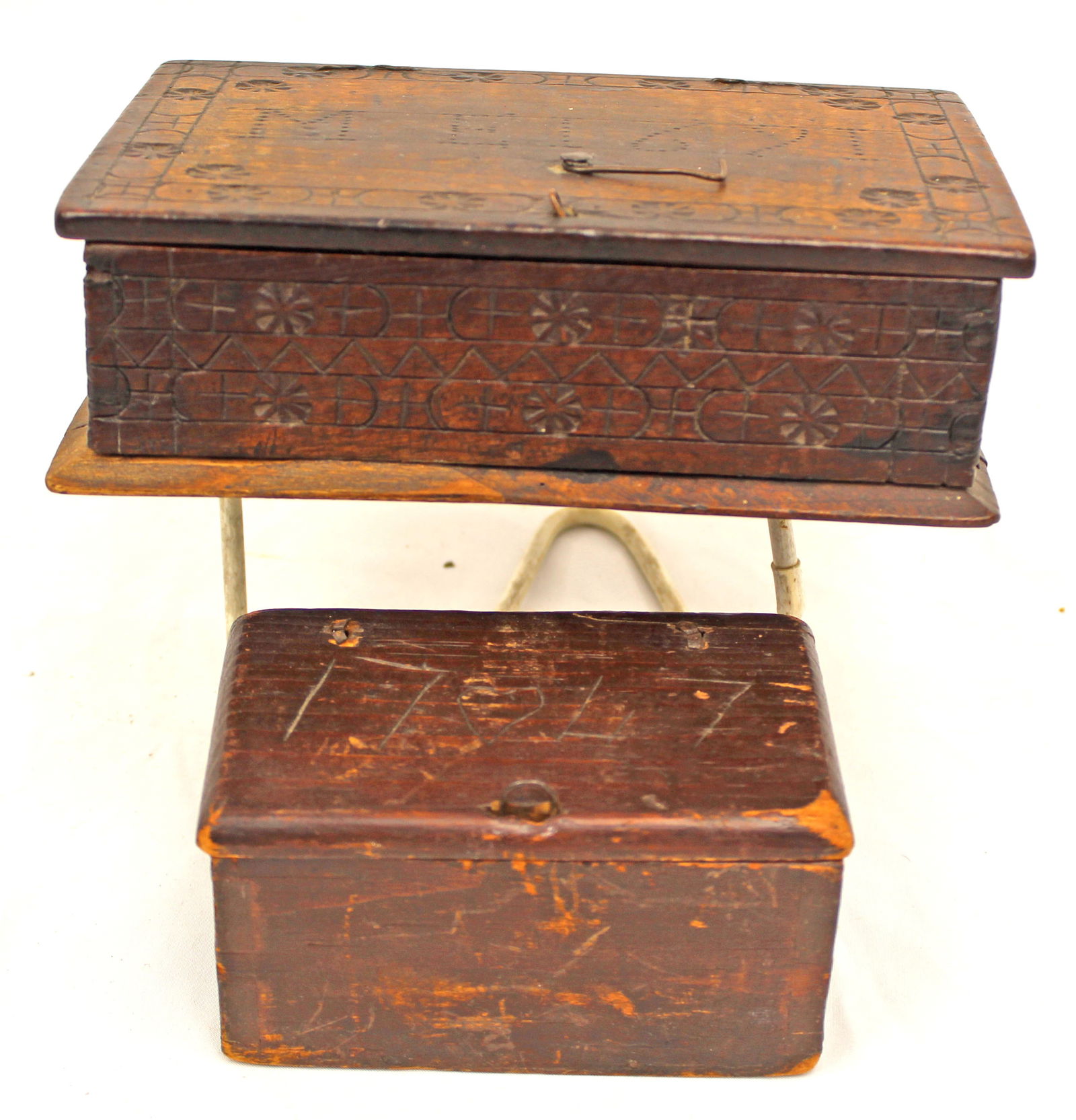 Lot of 2 small antique lift top boxes - 1 w carved decoration - 2 1/2" tall x 4 3/4"x3" & 2 1/2" (1 of 11)