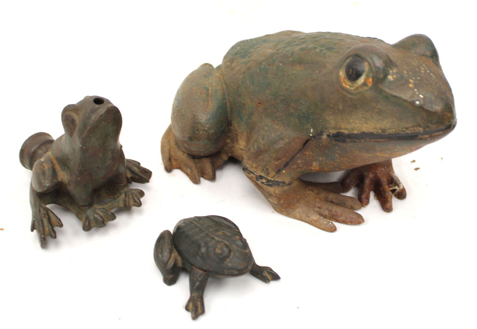 Lot of 3 cast iron figural frog items incl a sprinkler - 2", 5" & 7"x11": Lot of 3 cast iron figural frog items incl a sprinkler - 2", 5" & 7"x11"
