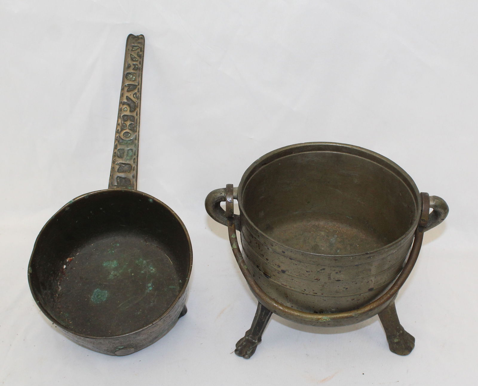 Lot of 2 antique cast iron cooking vessels incl long handled posnet & a claw footed kettle - 4" tall (1 of 6)