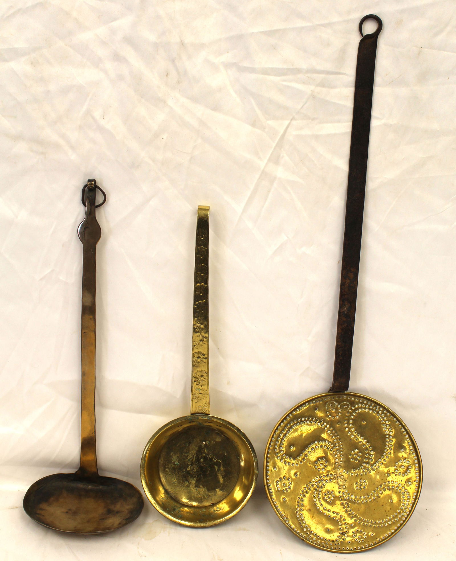 Lot 3 long handled utensils incl iron handled brass skimmer & 2 brass ladles - 15 1/2"-25" long (1 of 8)