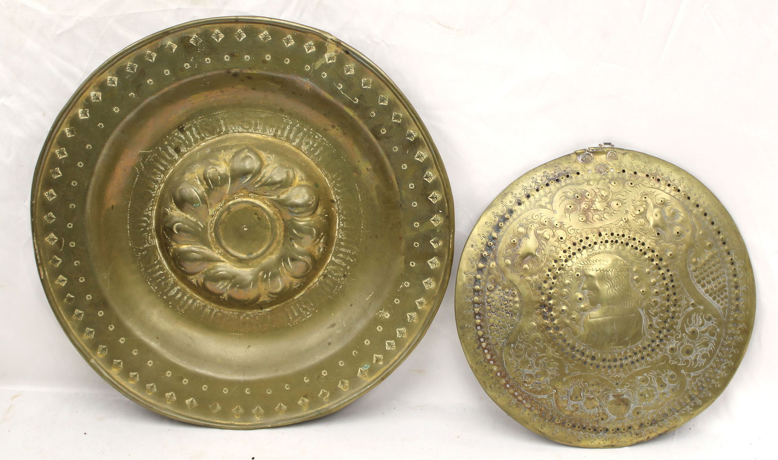 Lot of 2 brass round items made into wall hangings incl large charger & the lid from a bed warmer (1 of 9)