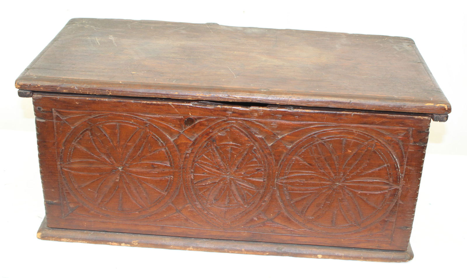 18thC heavily carved American bible box - 11" tall x 25"x12" (1 of 9)