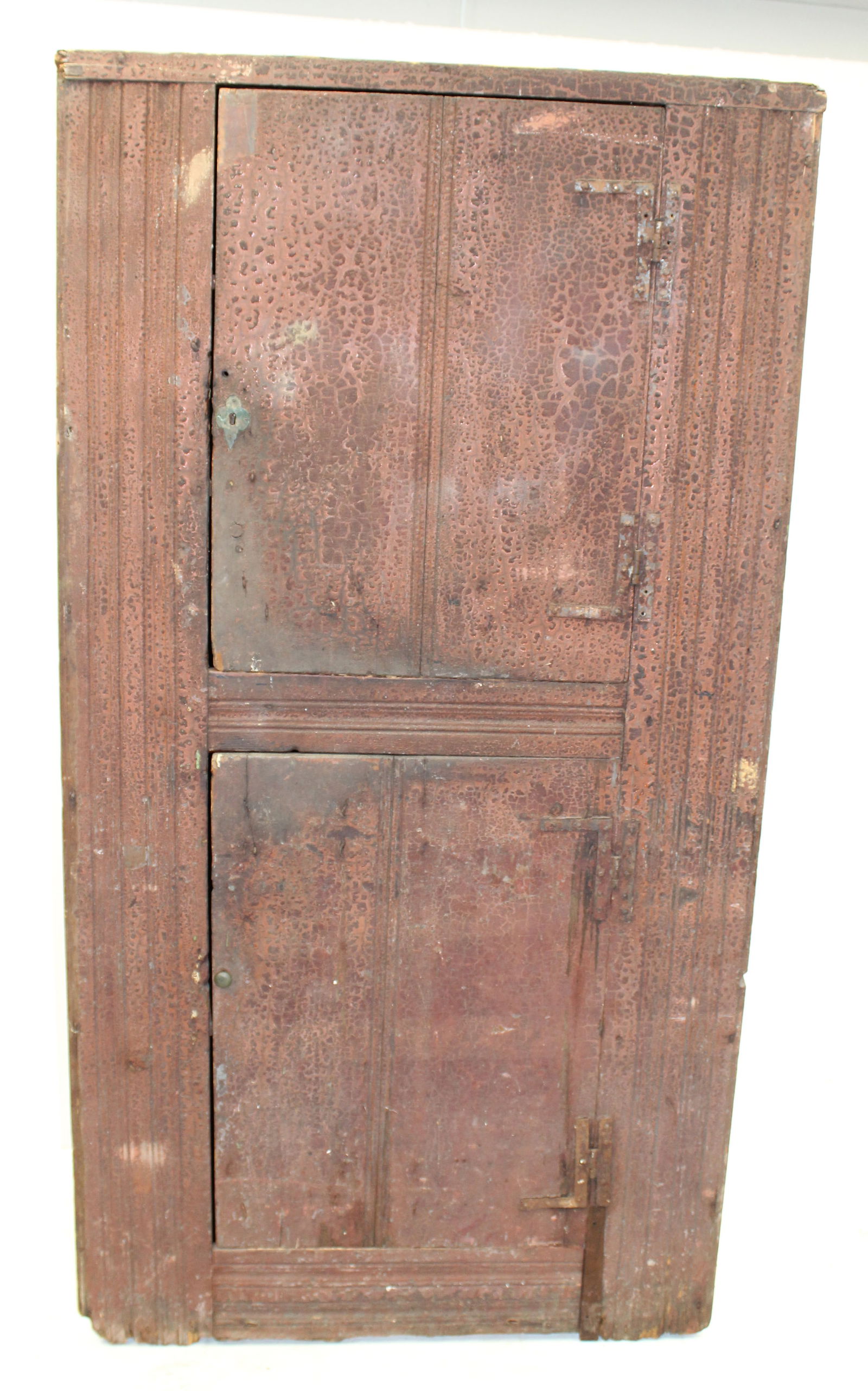 18thC corner cupboard in old red alligatored paint - 76" tall x 40"x19" (1 of 12)
