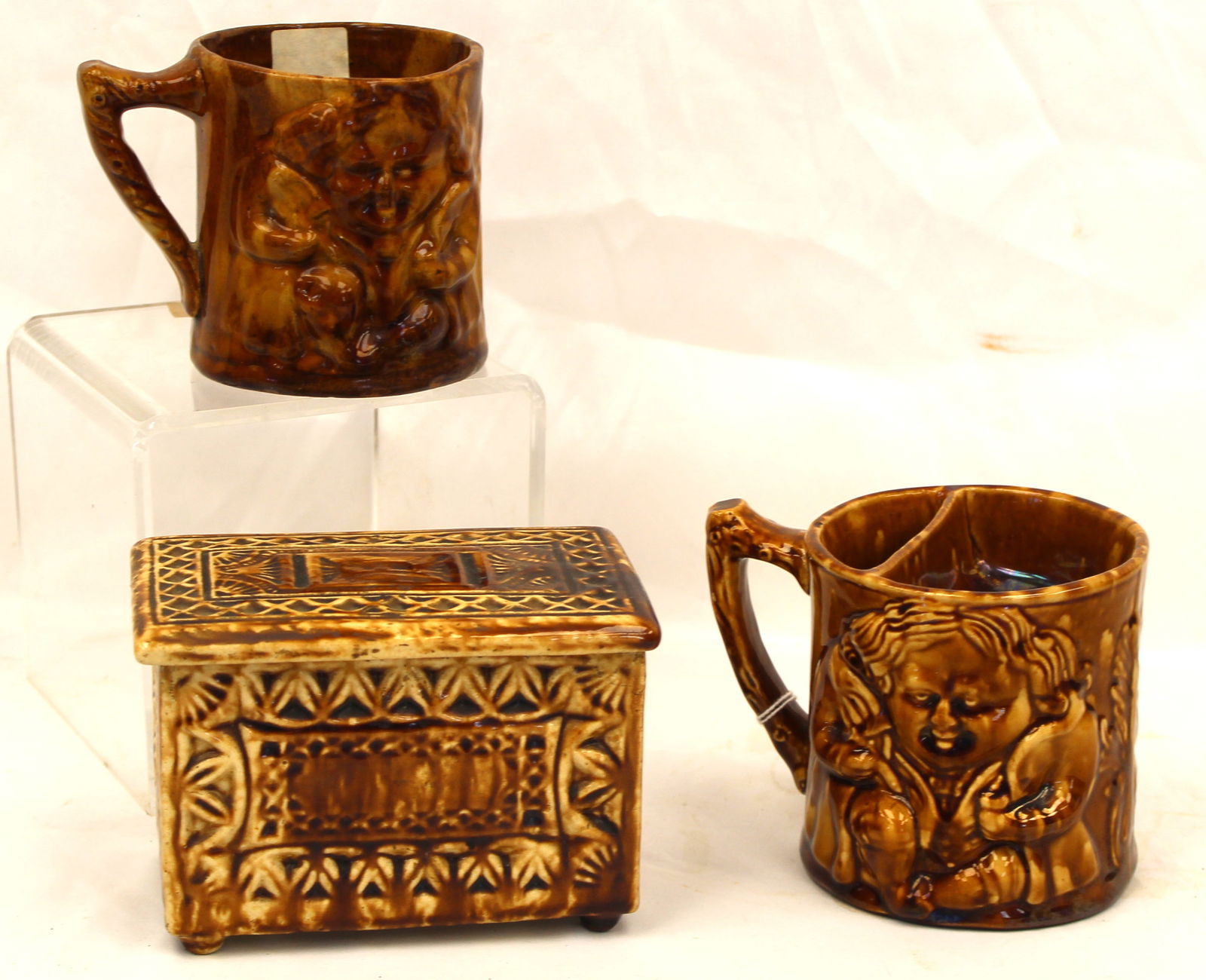 Lot of 3 pieces of Bennington incl 2 mugs & a box - 4" & 4 1/4" mugs & 10"x6"x4" tall box (1 of 7)