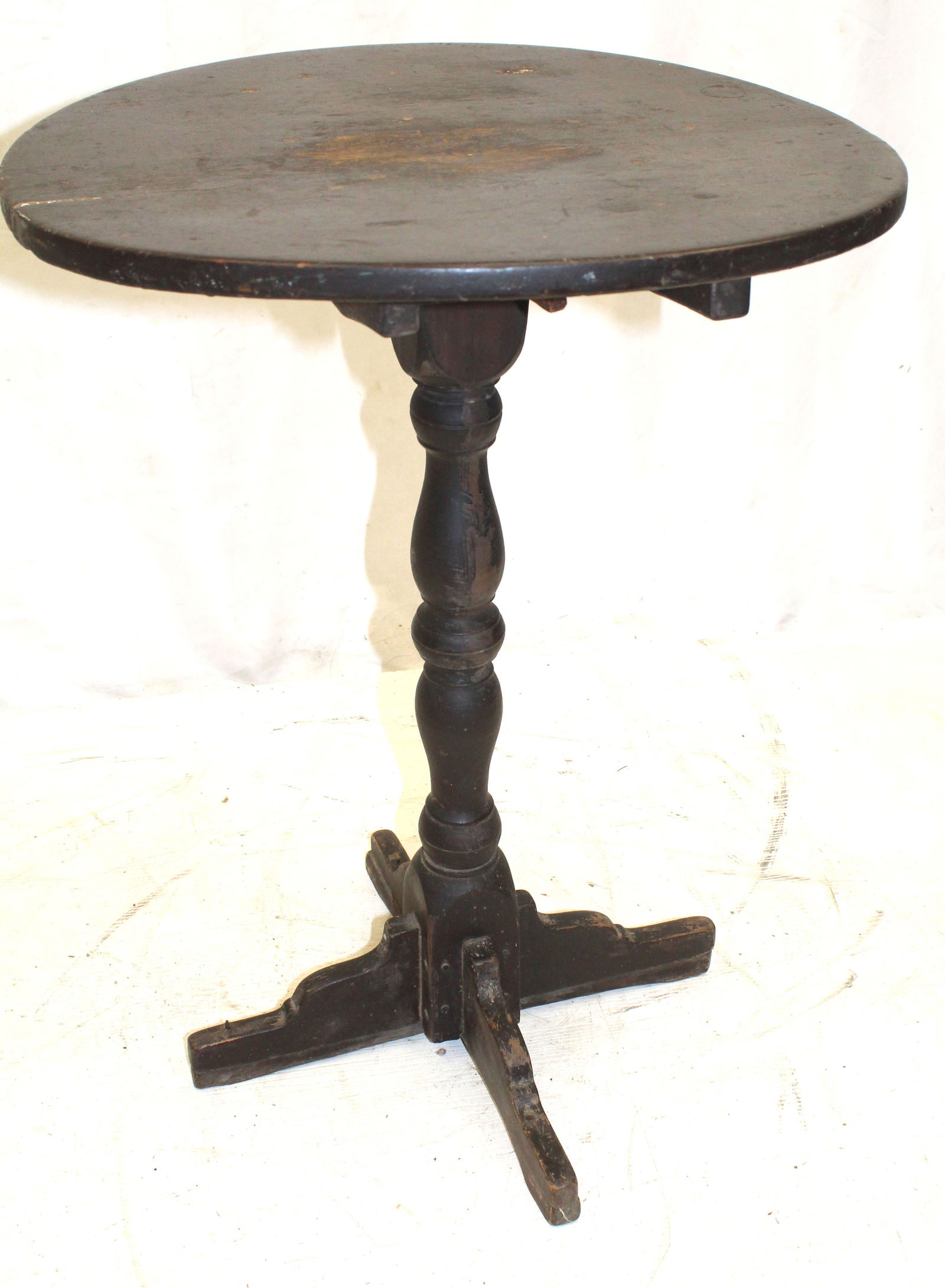 18thC X base candlestand in old surface - 27 1/2" tall x 21 1/2" diam (1 of 12)