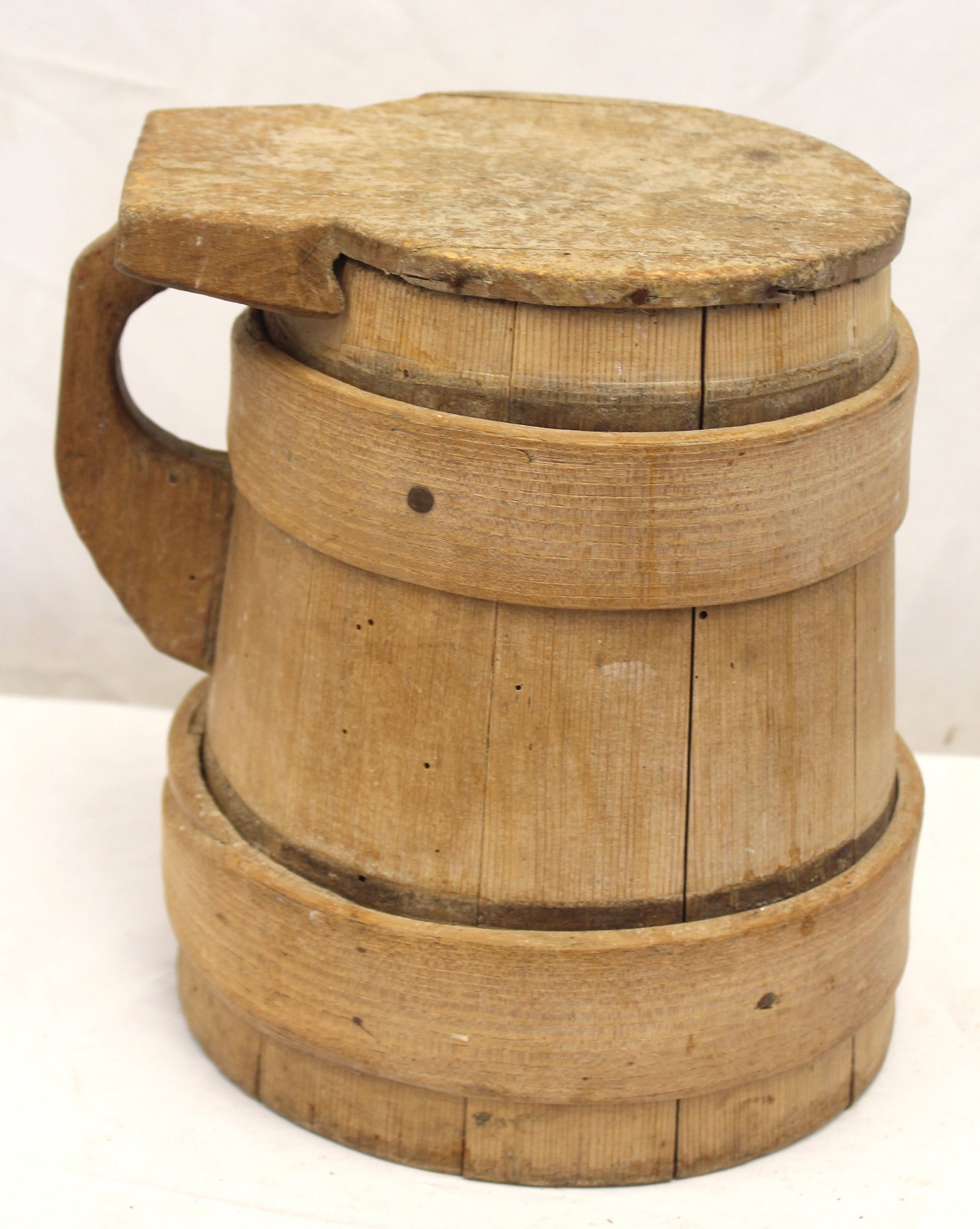 Antique wooden staved tankard w swallow tail bands - 10" tall x 8" diam: Antique wooden staved tankard w swallow tail bands - 10" tall x 8" diam