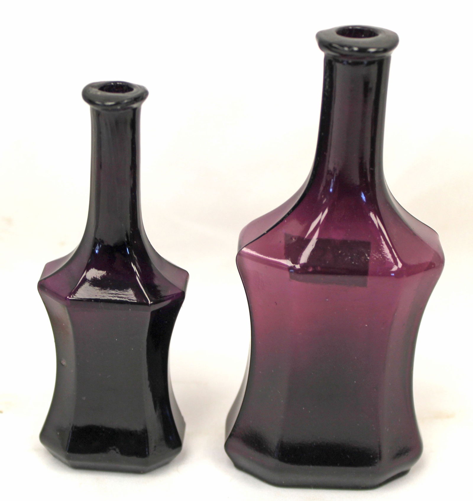 Lot of 2 small early amethyst glass jars - 4 1/4" & 4 3/4" tall: Lot of 2 small early amethyst glass jars - 4 1/4" & 4 3/4" tall