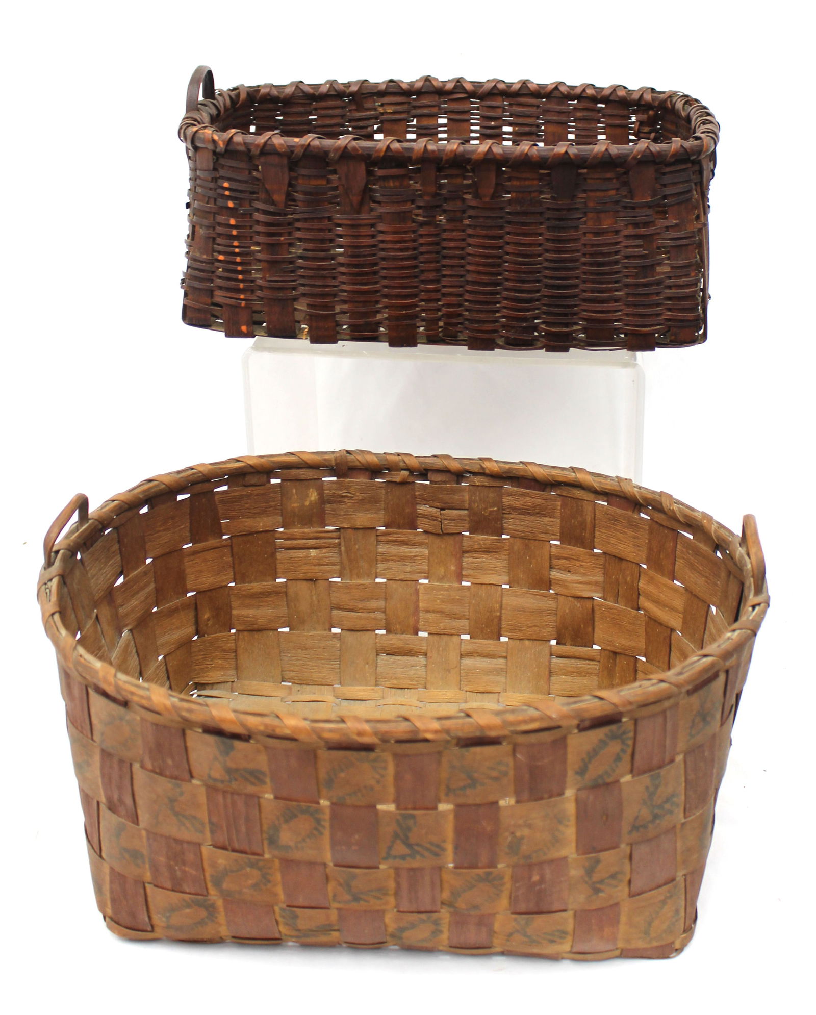 Lot of 2 antique baskets incl 1 potato stamp - probably both Native American - 5 1/2" tall x 12: Lot of 2 antique baskets incl 1 potato stamp - probably both Native American - 5 1/2" tall x 12 1/2"x11" & 4 1/2" tall x 11 1/4"x8"