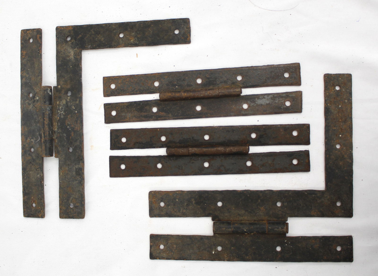 Lot of 2 pairs of antique H & HL hinges - 7" long & 7"x6 3/4": Lot of 2 pairs of antique H & HL hinges - 7" long & 7"x6 3/4"