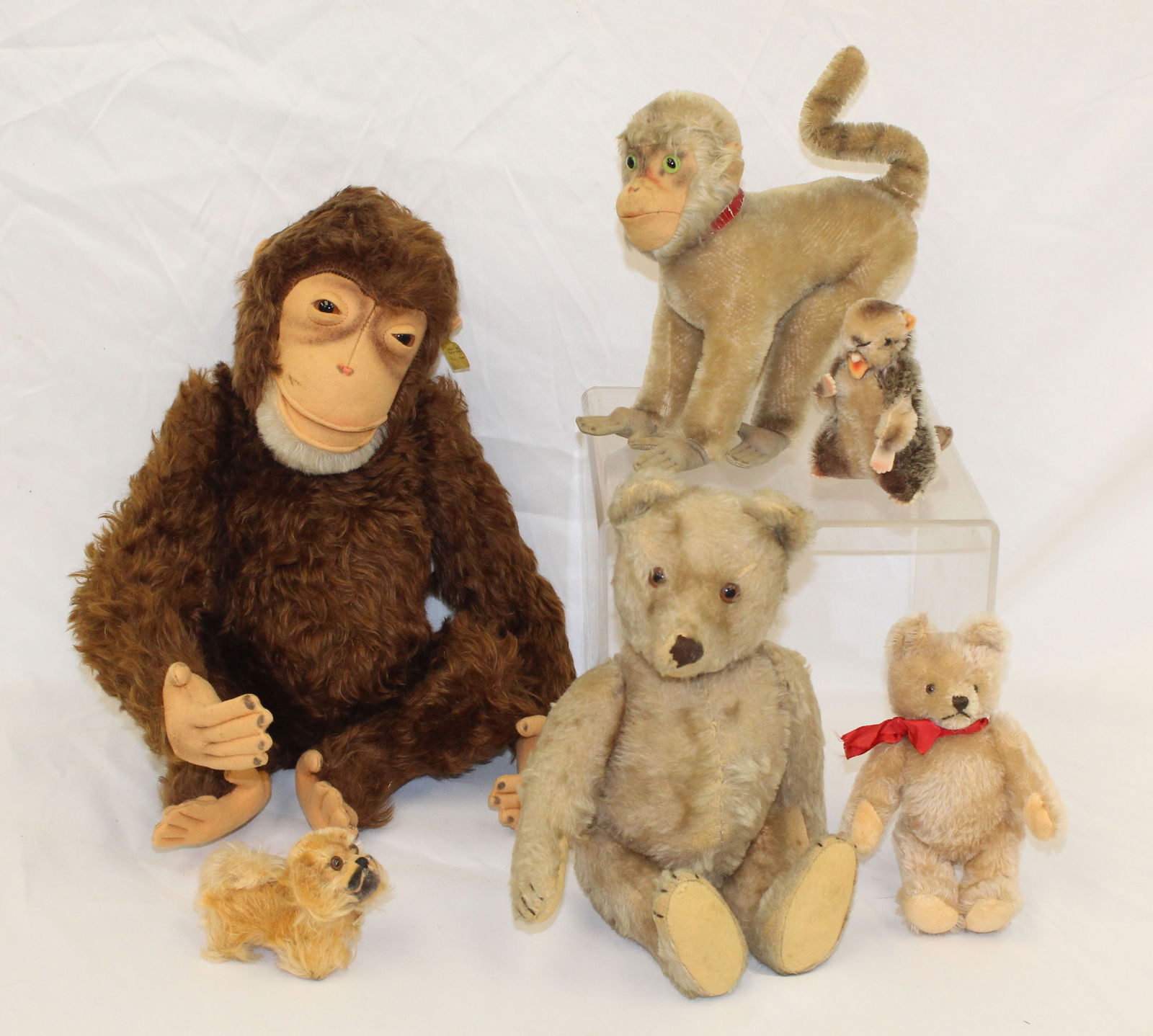 Lot of 6 vintage stuffed animals incl monkeys, bears, dog & beaver - 6 1/2" - 20" tall (1 of 7)