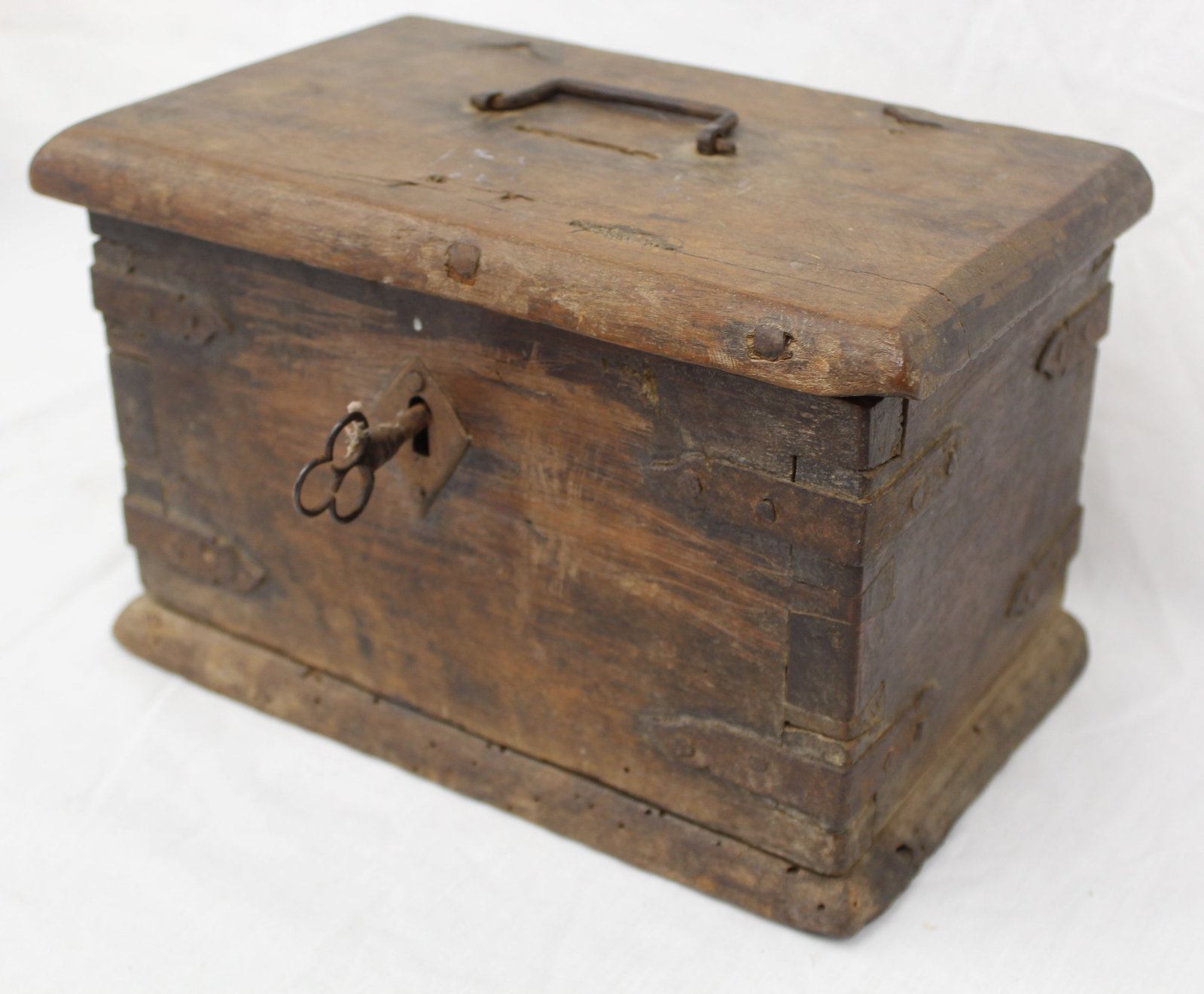 18thC wooden valuables box w key -7" tall x 11"x 6 1/2" - 2