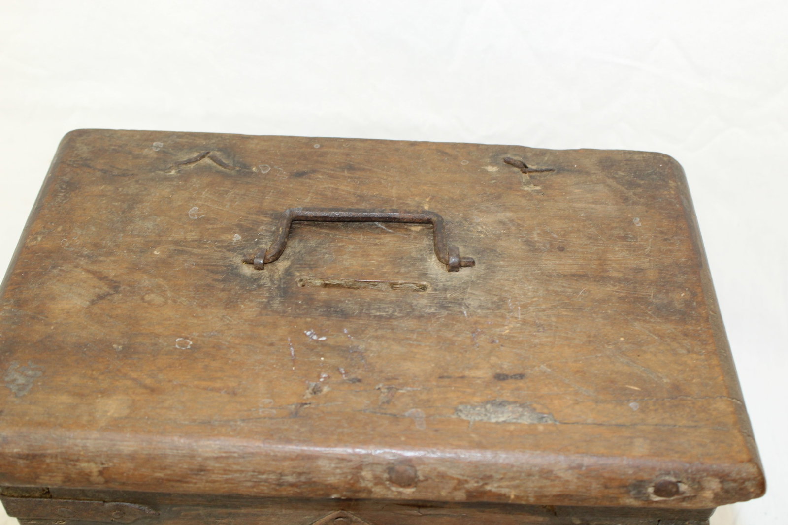 18thC wooden valuables box w key -7" tall x 11"x 6 1/2" - 3