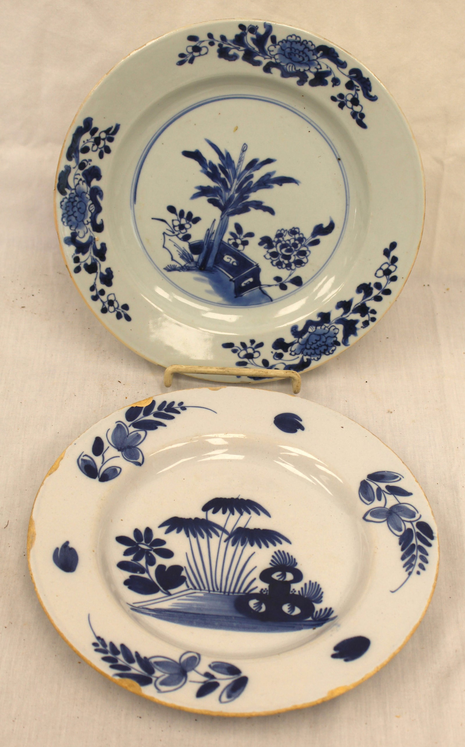 Lot of 2 antique blue & white Delft plates - 9" diam (1 of 6)