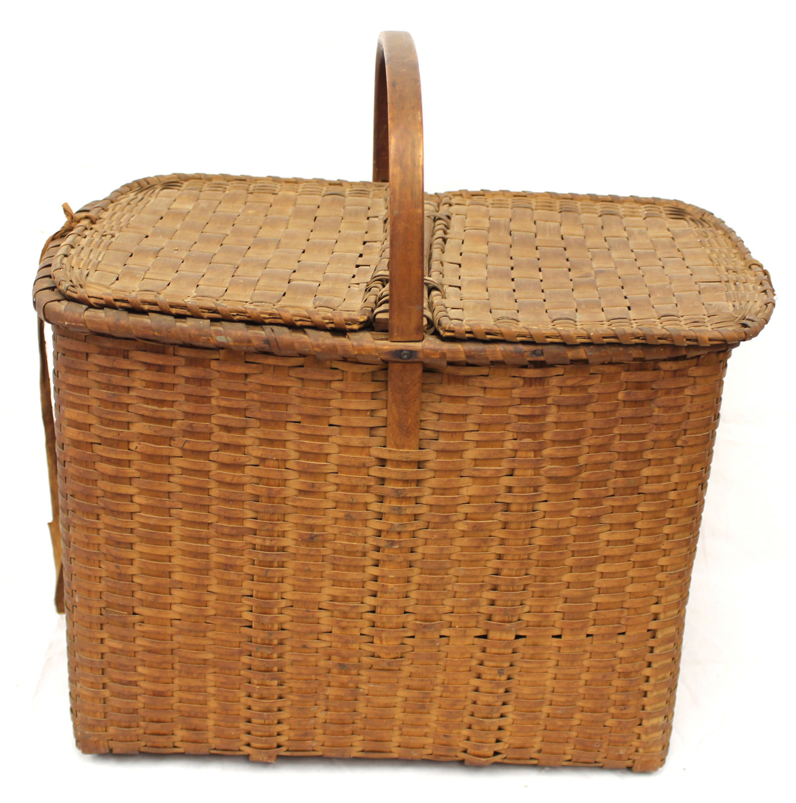 Antique picnic basket - 18" tall x15" wide x 9 1/2" deep (1 of 6)