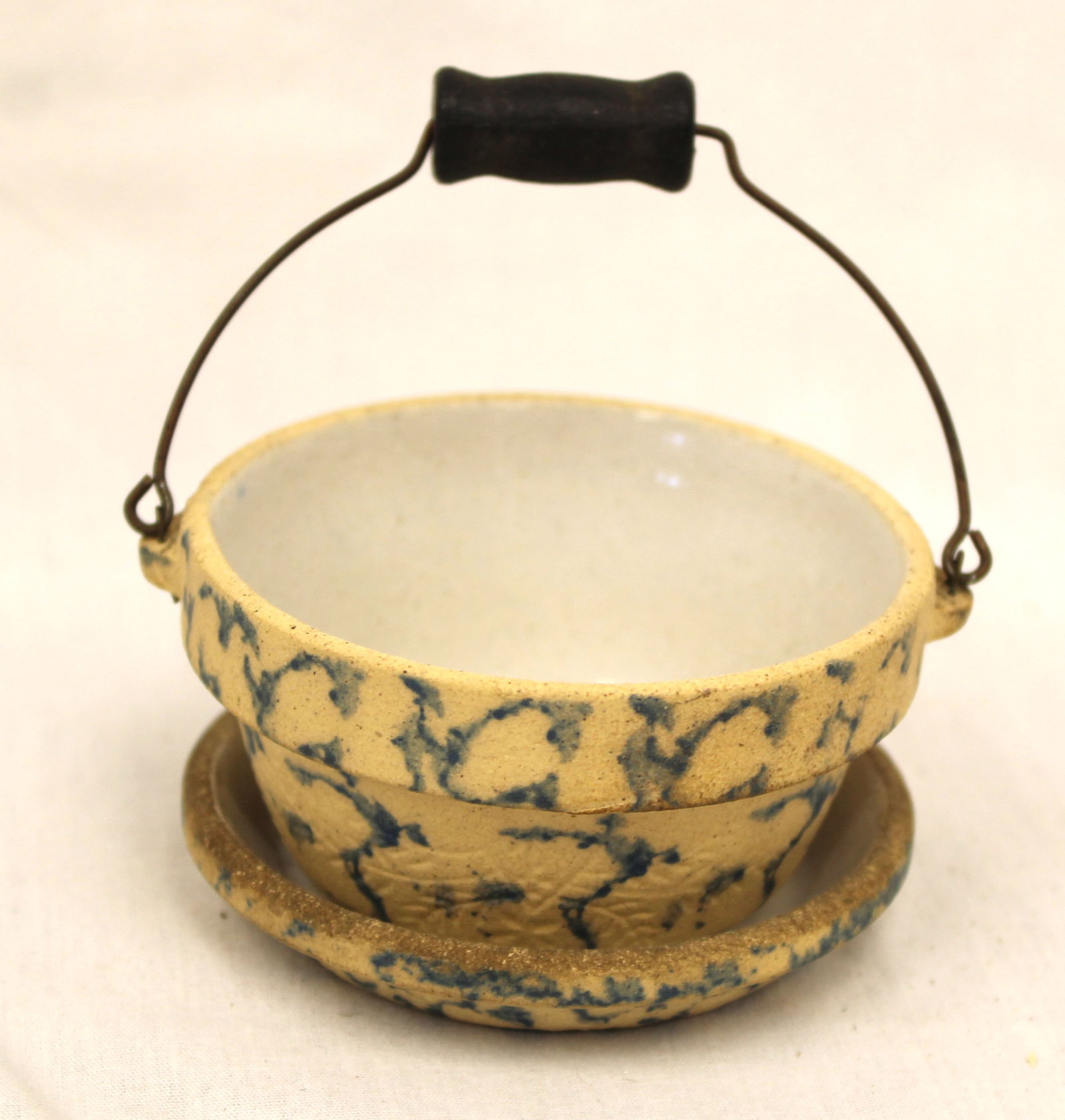 Antique miniature spongeware bail handled bowl & underplate - 1 1/2" tall x 2 3/4" diam bowl & 2 (1 of 5)