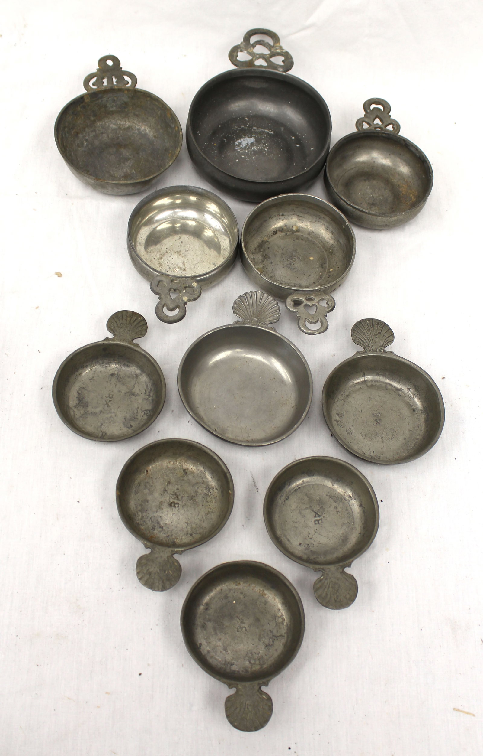 Lot of 11 antique pewter porringers - 4" - 7" diam (1 of 12)