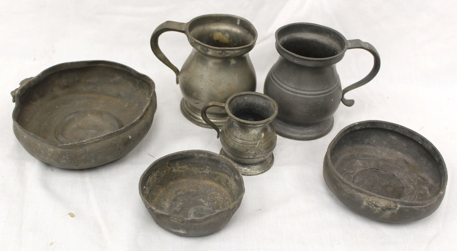 Lot of 6 antique pewter items incl 3 measures & 3 early as found porringers - missing handles - 2 (1 of 6)
