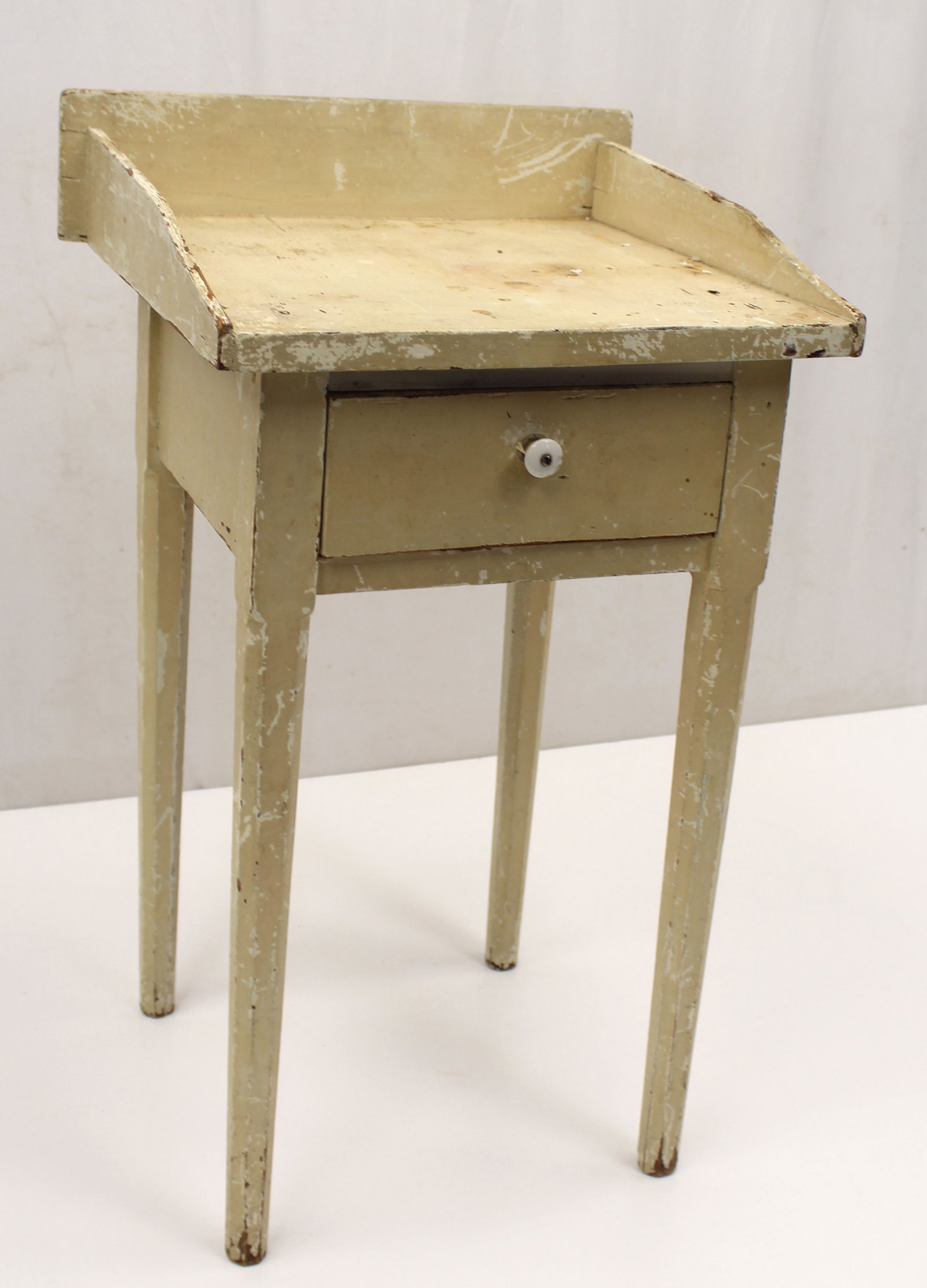 Country Hepplewhite 1 dr stand w backsplash sides & back in oyster paint - 29 1/2" tall x 16 1/2" (1 of 5)